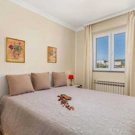 Beverly Apartment
